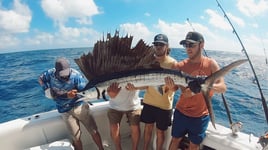 Fishing Charter in Cancun "Fish's" 35ft for 9px