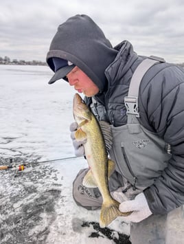 Ice Fishing Illinois - Walleye