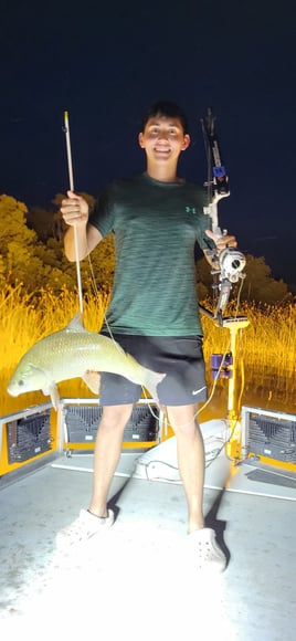 Bowfishing Charter