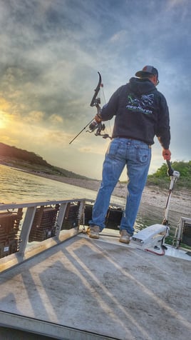 Resinater Bowfishing Charters