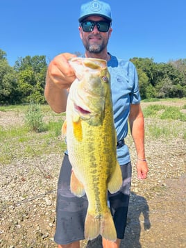 Largemouth Bass Fishing in Aquilla, Texas