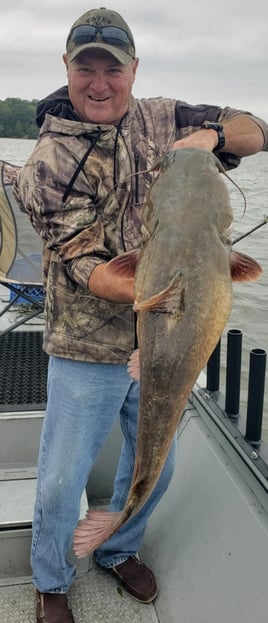 Blue Catfish Fishing in Chattanooga, Tennessee