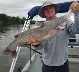 Blue Catfish Fishing in Chattanooga, Tennessee