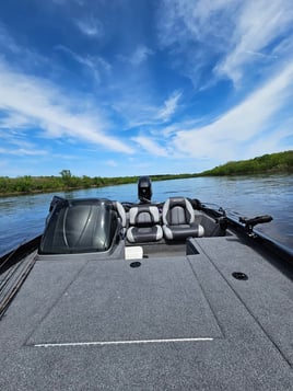 Wisconsin Dells: Walleye or Smallmouth Bass