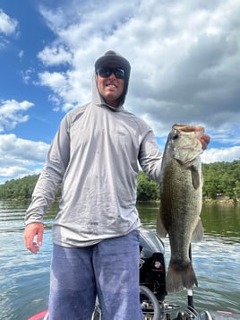 Largemouth Bass Fishing in Lake Ozark, Missouri