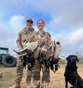 Central Texas Duck Hunts w/ Lodging & Meals