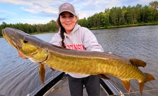 Wallhanger Musky Guide Trips