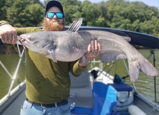 Blue Catfish Fishing in Chattanooga, Tennessee