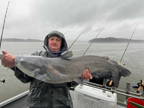 Blue Catfish Fishing in Chattanooga, Tennessee