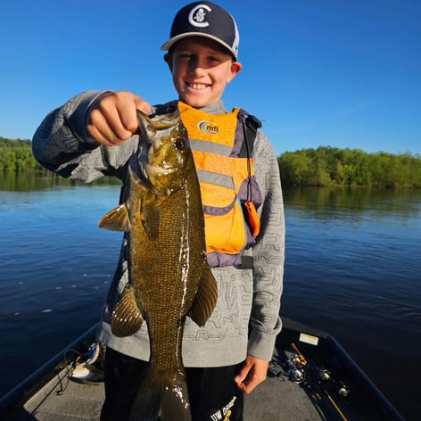 Walleye or Smallmouth Bass - Half Day Trip