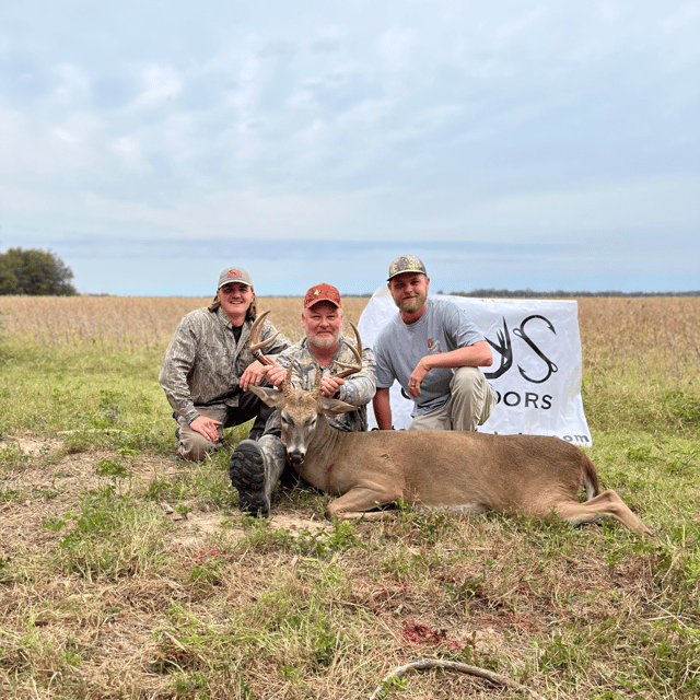 Trophy Whitetail Deer Hunt