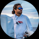 Profile photo of Captain Experiences guide Cristobal