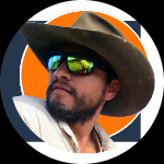 Profile photo of Captain Experiences guide Alex Sosa